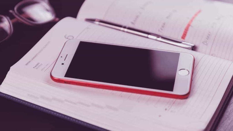 Aumentano i cellulari, scompaiono le linee fisse: quale futuro per la reperibilità aziendale? Aumentano i cellulari, scompaiono le linee fisse: quale futuro per la reperibilità aziendale?