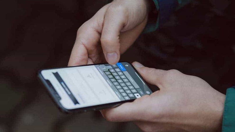 Dipendenza da smartphone, la causa è la noia Dipendenza da smartphone, la causa è la noia