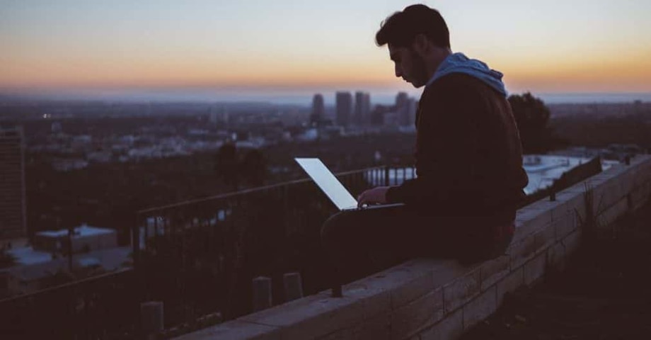 Workation: quando il lavoro (agile) va in vacanza